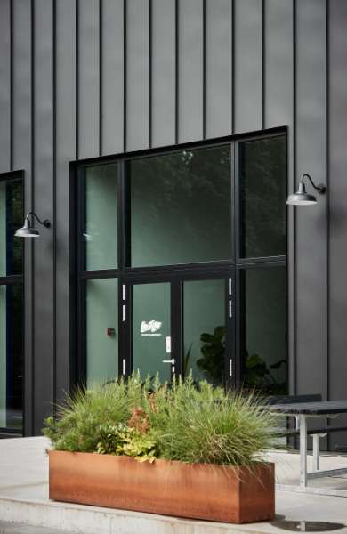 Main office in raw “New York style” with steel profiles, Ejendomsselskabet Industrivej - Godsbanevej 5, 7400 Herning